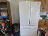 GE 2 door White Refrigerator w/Pull Out Freezer on Bottom