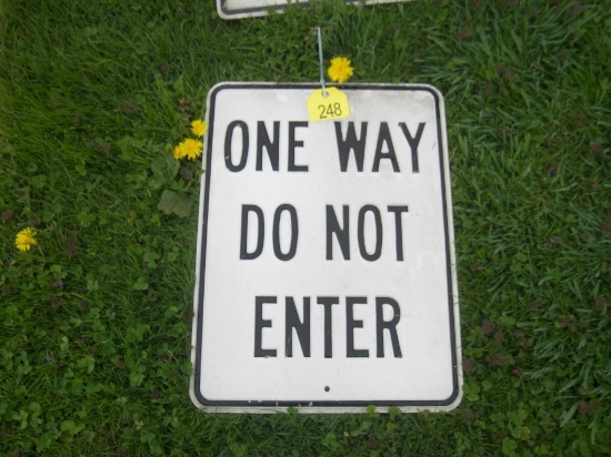 "One Way Do Not Enter" Sign