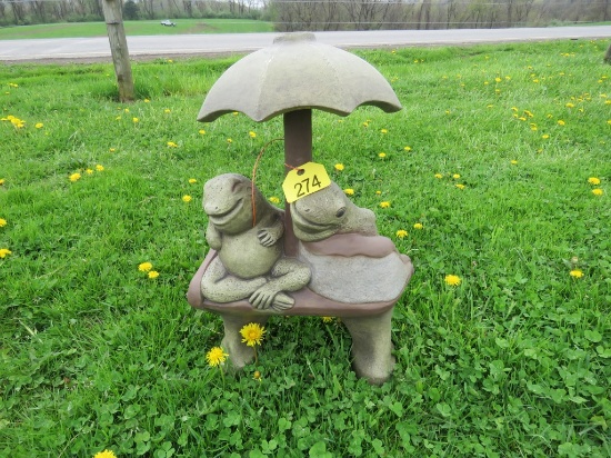 Frogs w/Umbrella