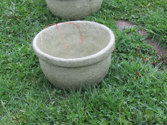 Concrete Pot (MUST BUY LOT 829 & 830)