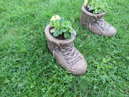 Concrete Shoe w/Flowers