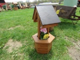 Wood Wishing Well w/Flowers