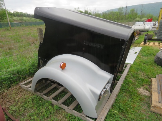 W900 Kenworth Hood