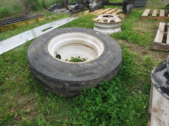 275/80/22.5 Steel Wheel & Tire