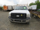 2006 Ford 450 Crew Cab XL Super Duty Truck