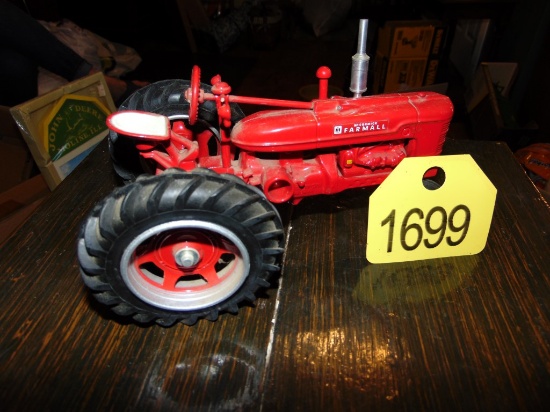 1/16 scale Farmall Super H Tractor