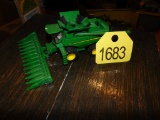 JD S680 Toy Combine