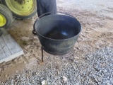 Butcher Kettle w/Legs