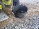 Butcher Kettle w/Legs