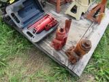 3 Bottle Jacks