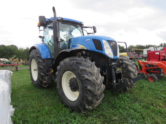 NH T7070 Tractor