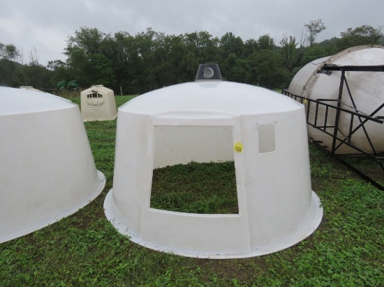 Round Calf Hutch