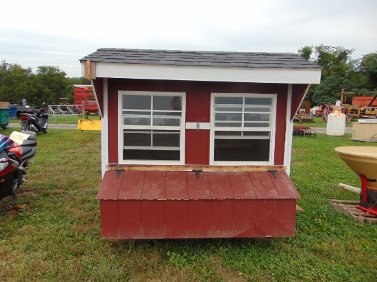 6 Nest Chicken House