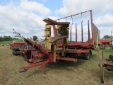 NH 1034 Stacker Wagon
