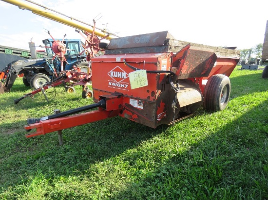 Kuhn Knight 8110 Manure Spreader