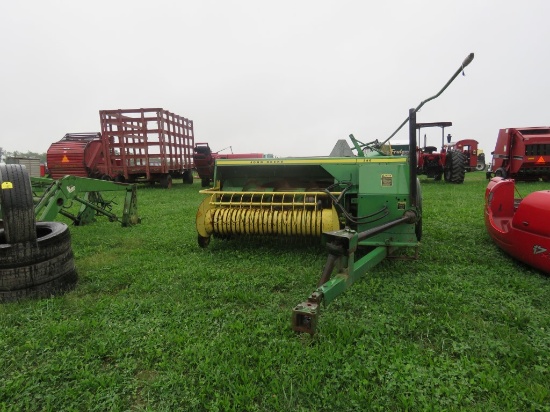 JD 346 Baler w/Ejector