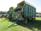 JD 716A Silage Wagon