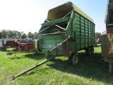 JD 716A Silage Wagon