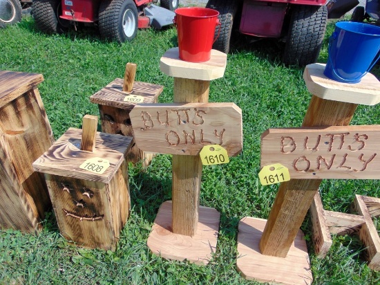 Wooden "Butts Only" Stand