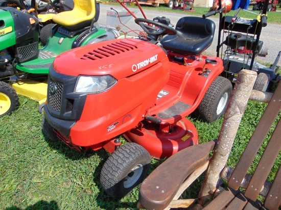 Troy-Bilt Lawn Tractor w/42inch Deck