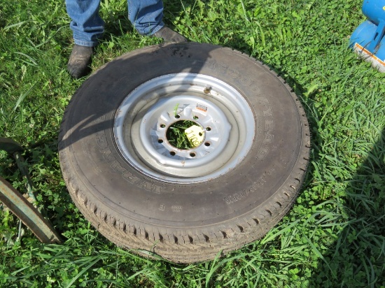 235/85R16 tire and rim