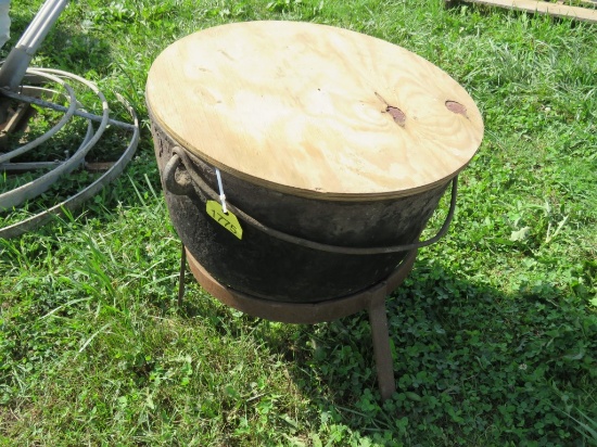 Butcher kettel with stand
