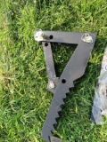 Thumb grapple