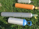 Compressed gas tank