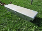 Truck tool box