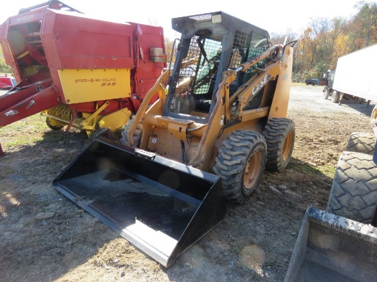 Case 450 Skid Steer w/Bucket