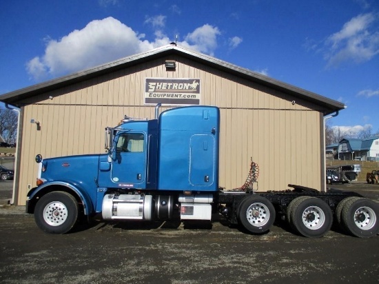 2012 Peterbilt 367 Road Tractor w/Sleeper Cab