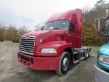 2011 Mack Pinnacle Road Truck w/Day Cab