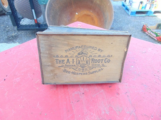 AI Root Co Bee Smoker