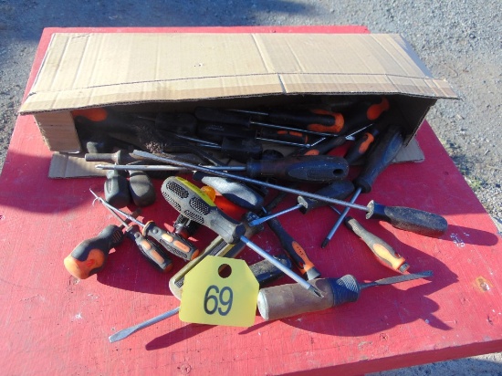 Box Lot of Screw Drivers