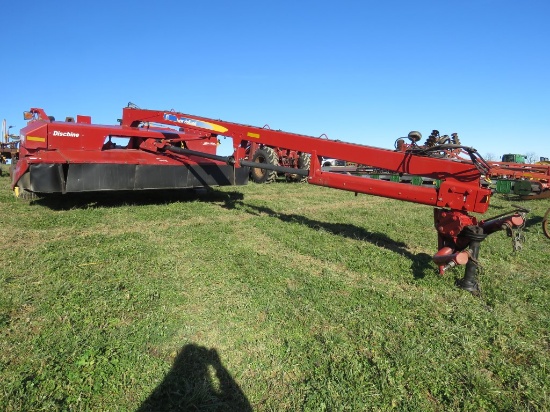 NH H7450 Center Pivot Discbine