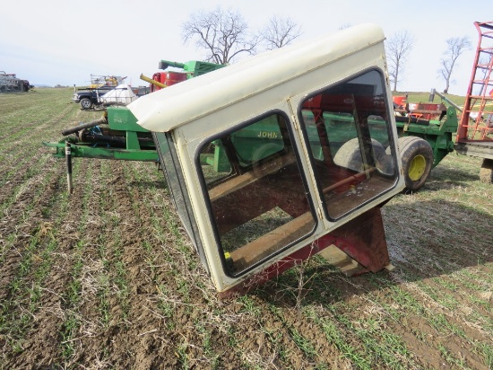 IH Tractor Cab