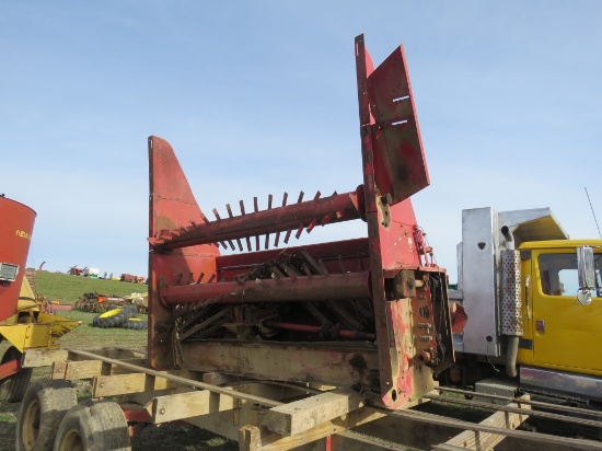 Front End to a Gehl 960 Self Unloading Wagon