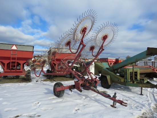 Gehl 420 10 Wheel Wheel Rake