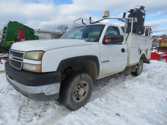 2005 Chevrolet 2500HD Truck w/8ft Steelweld Utility Bo
