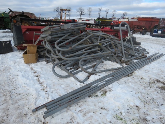 Freestall Hoops w/Rail & Clamps