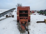 Hesston 530 Round Baler