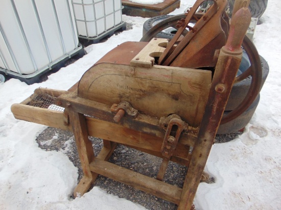 Hench & Browgold 2 Hole Corn Sheller