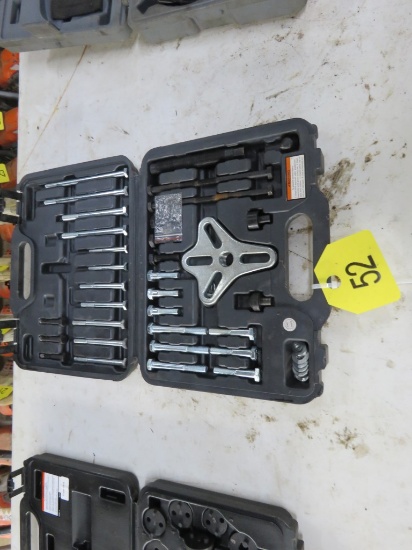 Pittsburgh Bolt-Type Wheel Puller Set