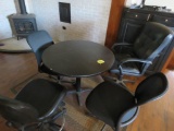 Round Table w/4 Chairs
