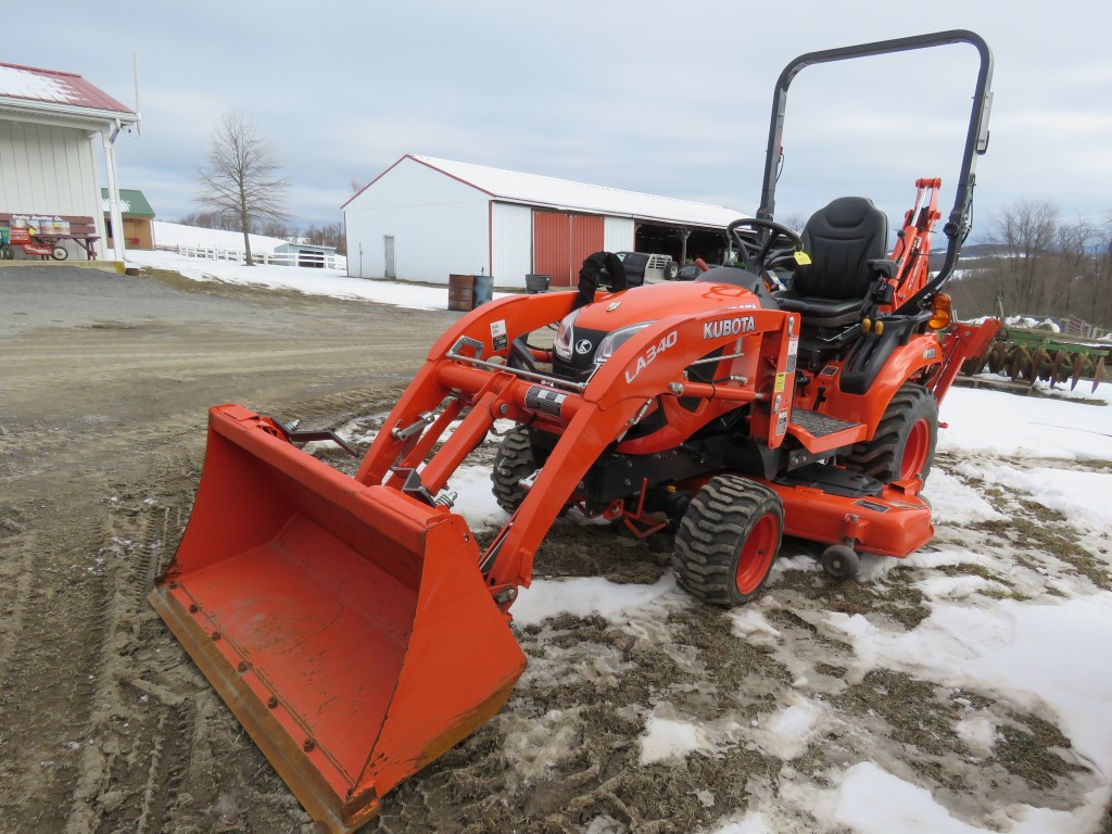 Kubota BX235 Compact Tractor w/LA340 Loader & Proxibid