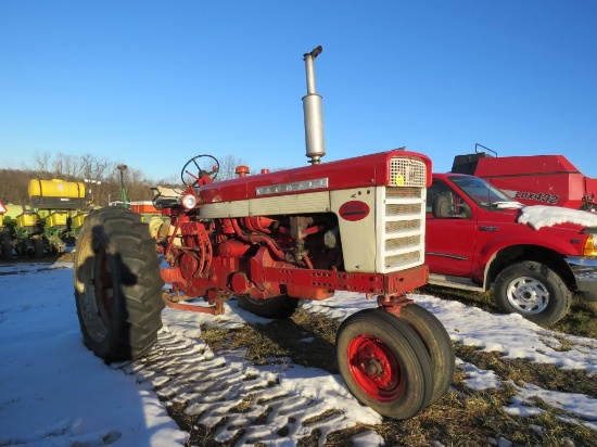 Farmall 560G Tractor