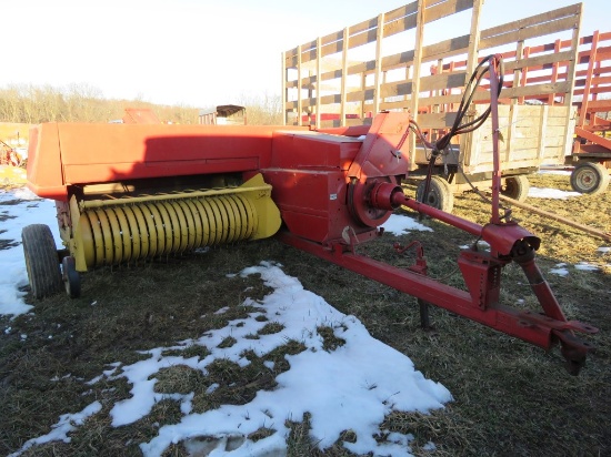 NH 315 Baler w/Thrower