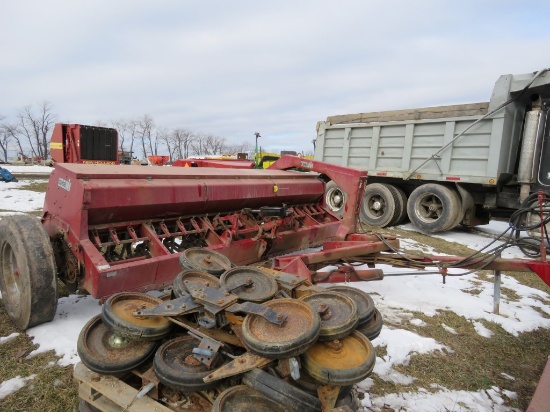 CIH 5100 21-7ft Double Disc Grain Drill w/Pallet of Parts