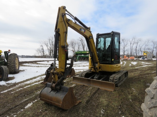 2015 CAT 304E2 CR Mini Excavator w/34inch Bucket Thumb