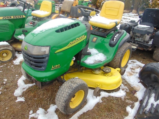JD L130 Lawn Tractor w/ 42in deck